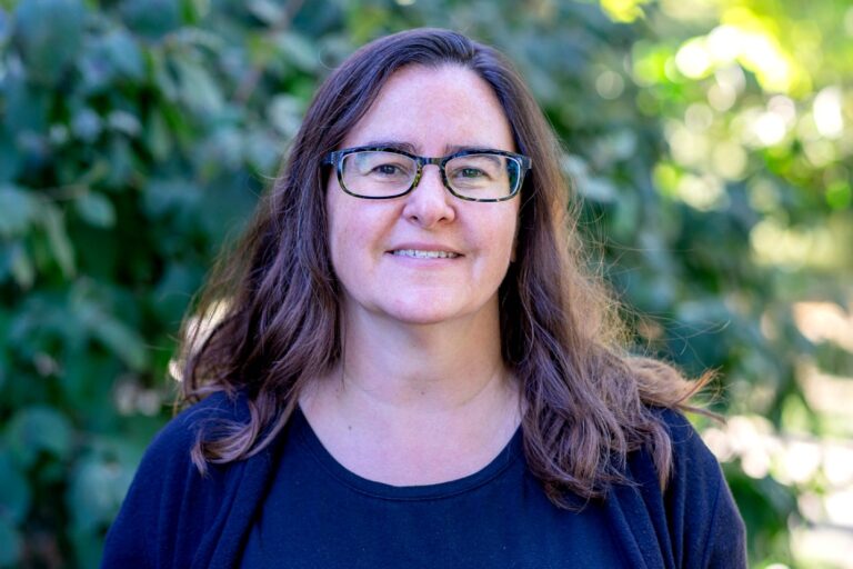 Read more about the article Professor of Russian Teaches English in Uzbekistan and Gathers Information for Online Resource