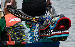 a dragon head on a boat
